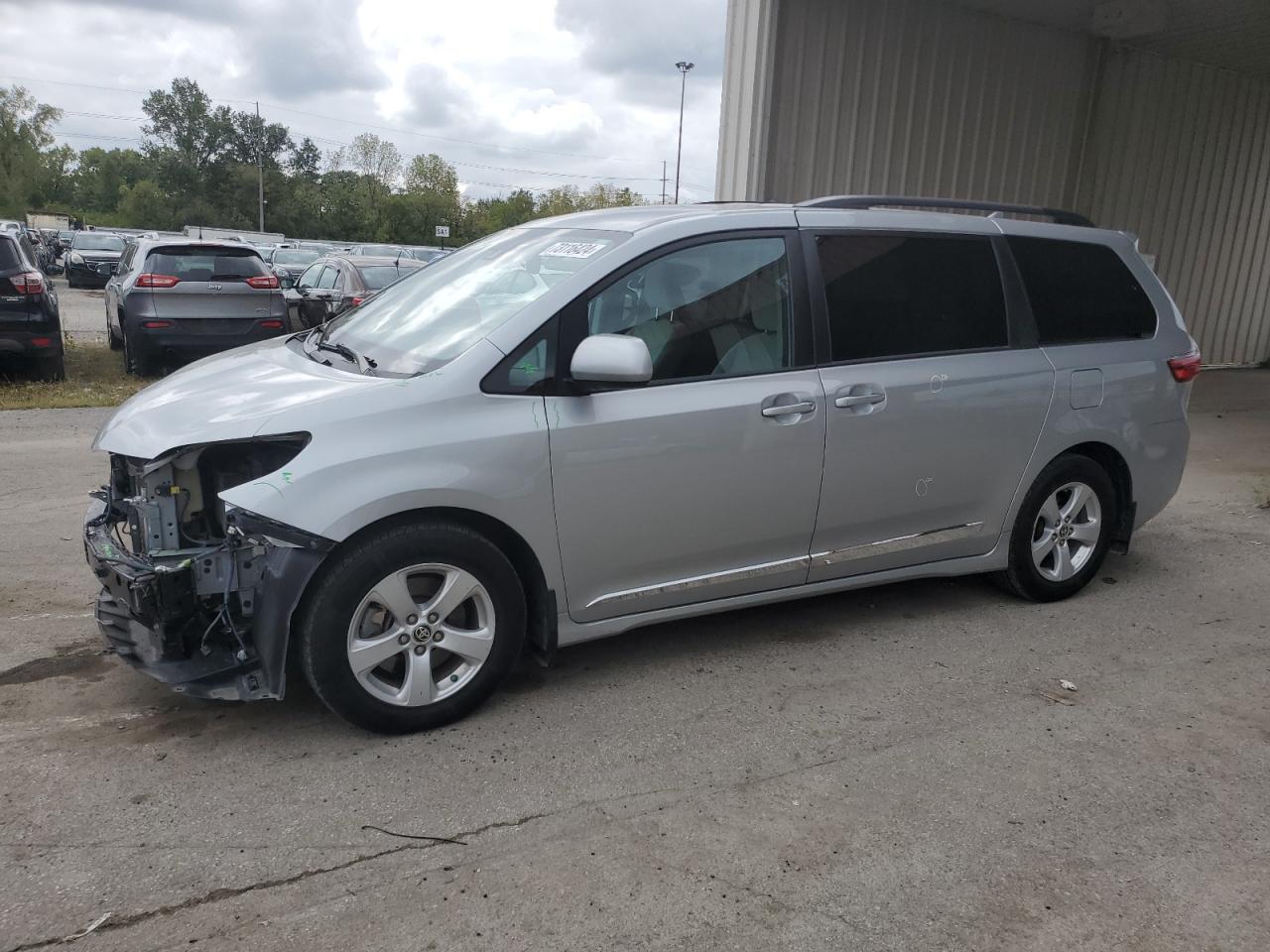 Lot #2945657178 2020 TOYOTA SIENNA LE