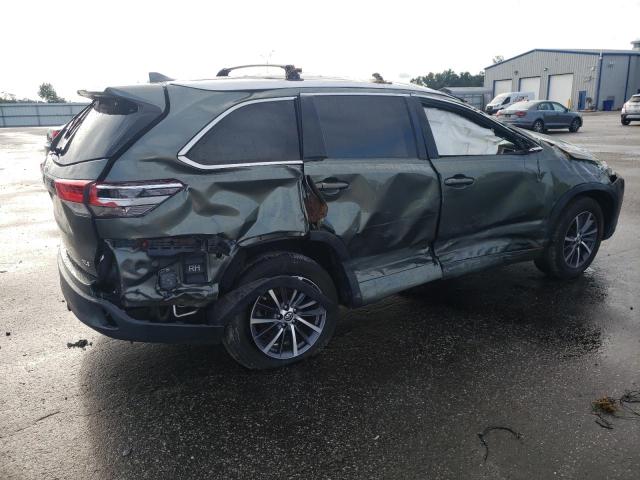 VIN 5TDKZRFH7JS236370 2018 Toyota Highlander, SE no.3