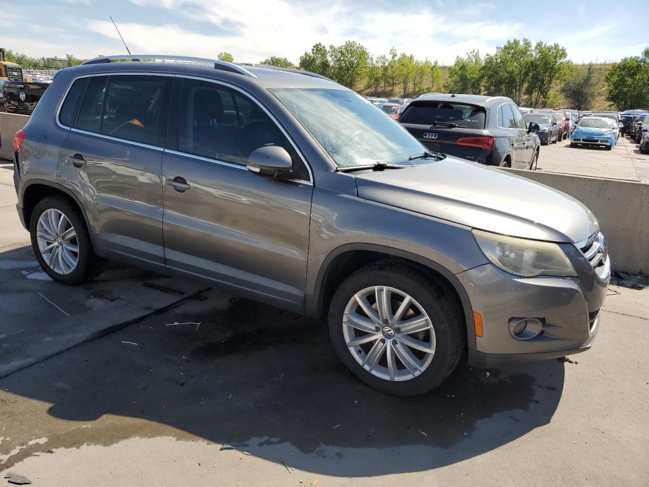 Lot #3029708088 2010 VOLKSWAGEN TIGUAN SE