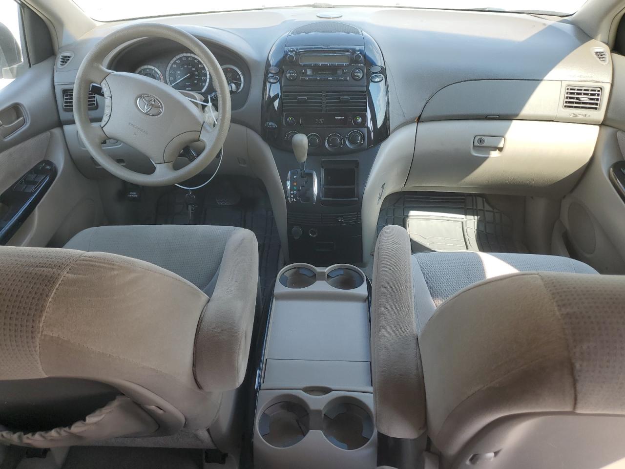 2005 Toyota SIENNA, CE