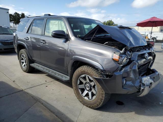 2018 TOYOTA 4RUNNER SR - JTEBU5JR3J5596504
