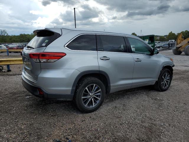 VIN 5TDKZRFH5HS194971 2017 Toyota Highlander, SE no.3