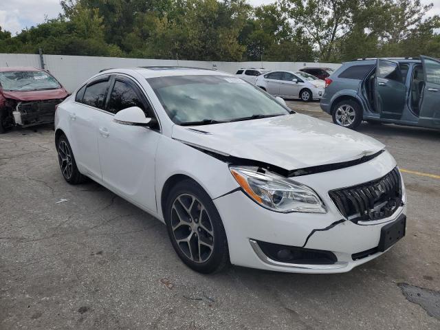 VIN 2G4GL5EX9H9125956 2017 Buick Regal, Sport Touring no.4