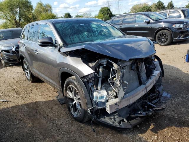 VIN 5TDBZRFH1JS869382 2018 Toyota Highlander, LE no.4