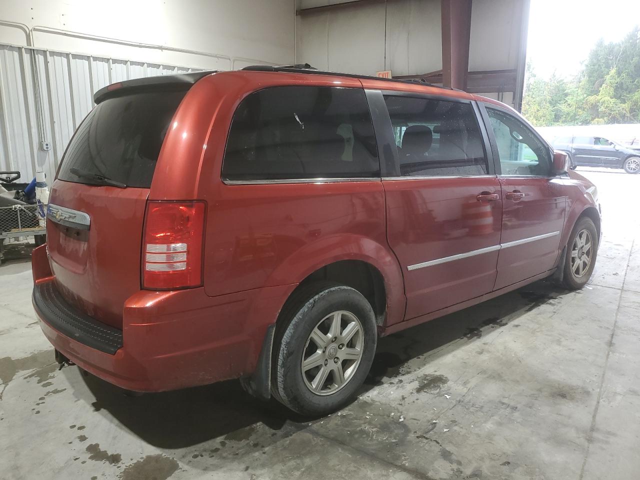 Lot #3005591291 2010 CHRYSLER TOWN & COU