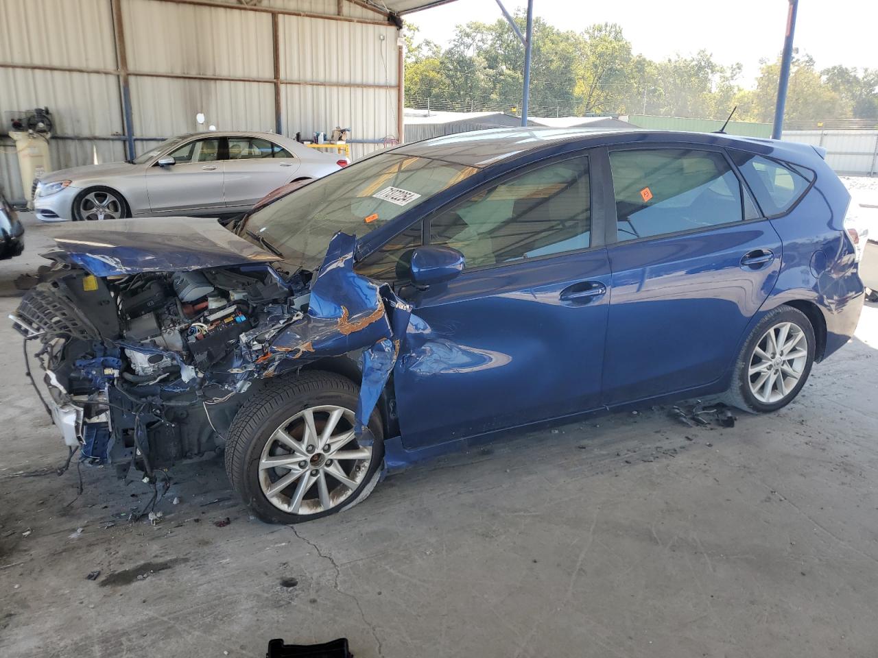 Toyota Prius V 2013 ZVW41L