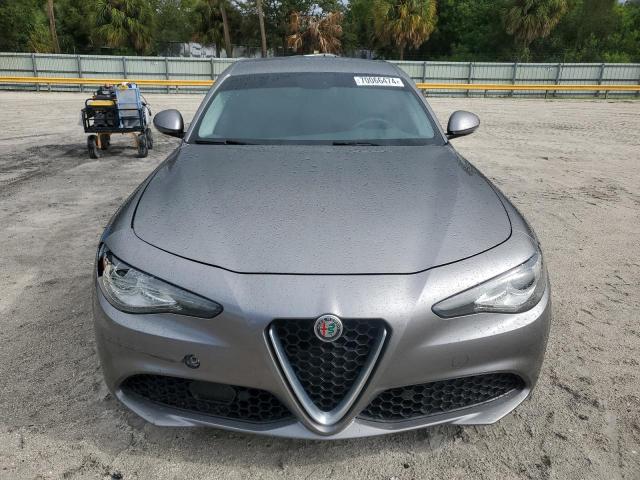 VIN ZARFAEBN0J7581835 2018 Alfa Romeo Giulia no.5