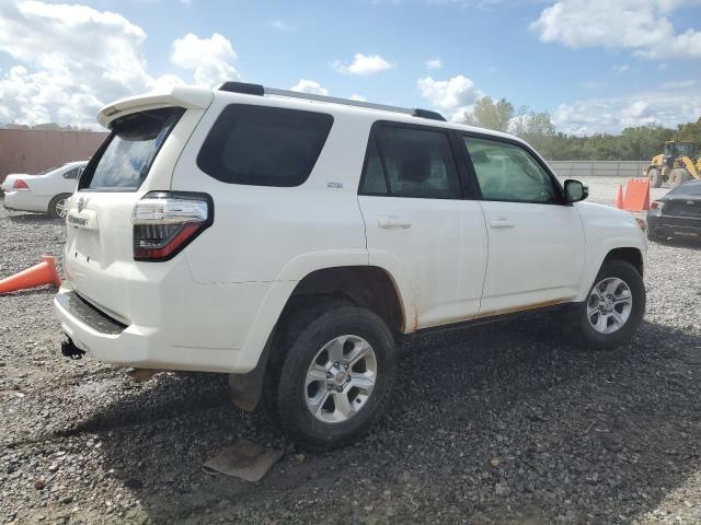 2022 TOYOTA 4RUNNER SR - JTENU5JR2N5978560