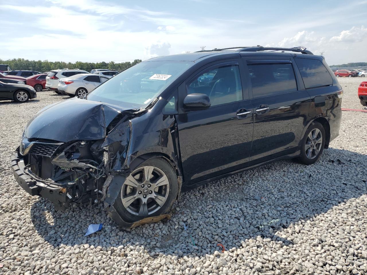 Lot #2969894935 2019 TOYOTA SIENNA SE