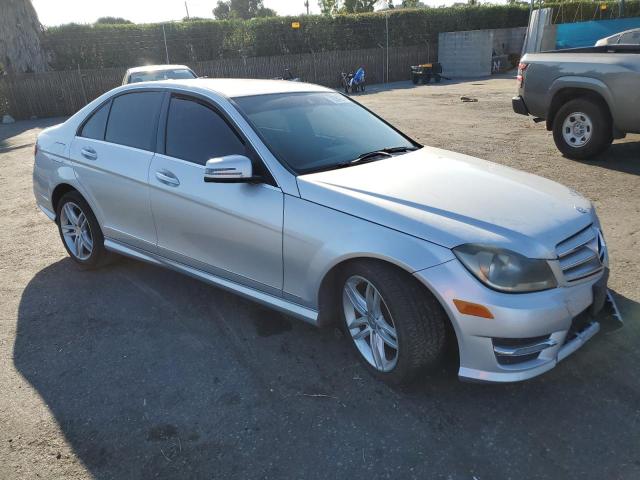 VIN WDDGF4HB4DA856434 2013 Mercedes-Benz C-Class, 250 no.4