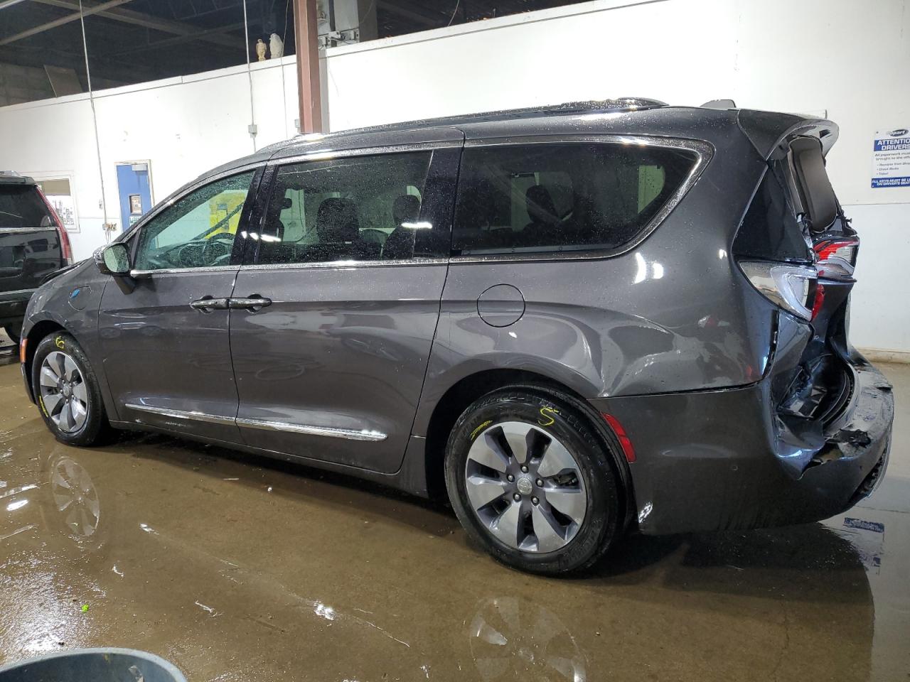 Lot #2952836857 2018 CHRYSLER PACIFICA H