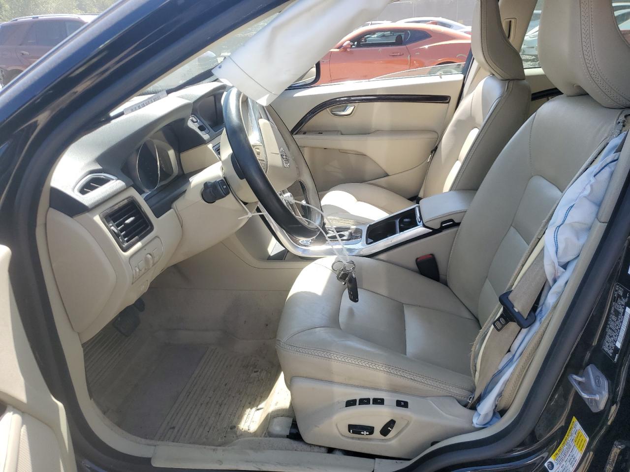 VOLVO XC70 T5 PLATINUM