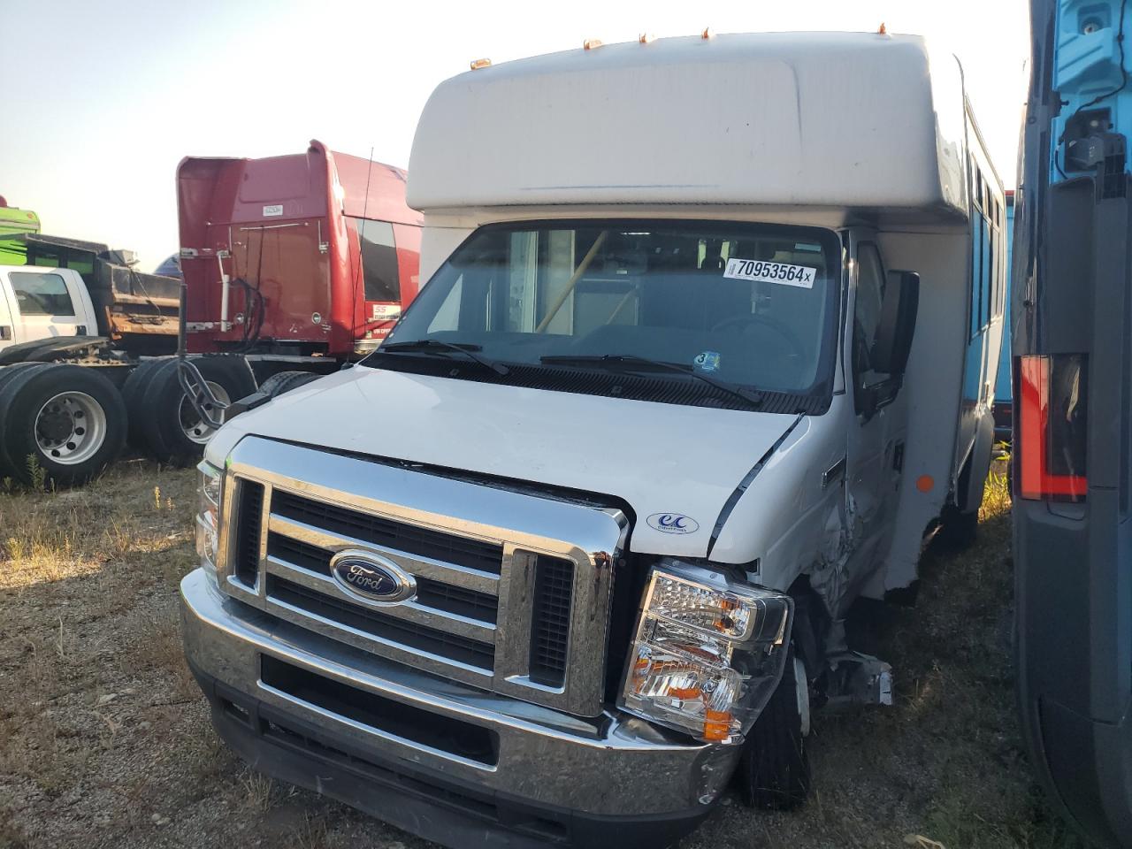 FORD ECONOLINE E450 SUPER DUTY CUTAWAY VAN