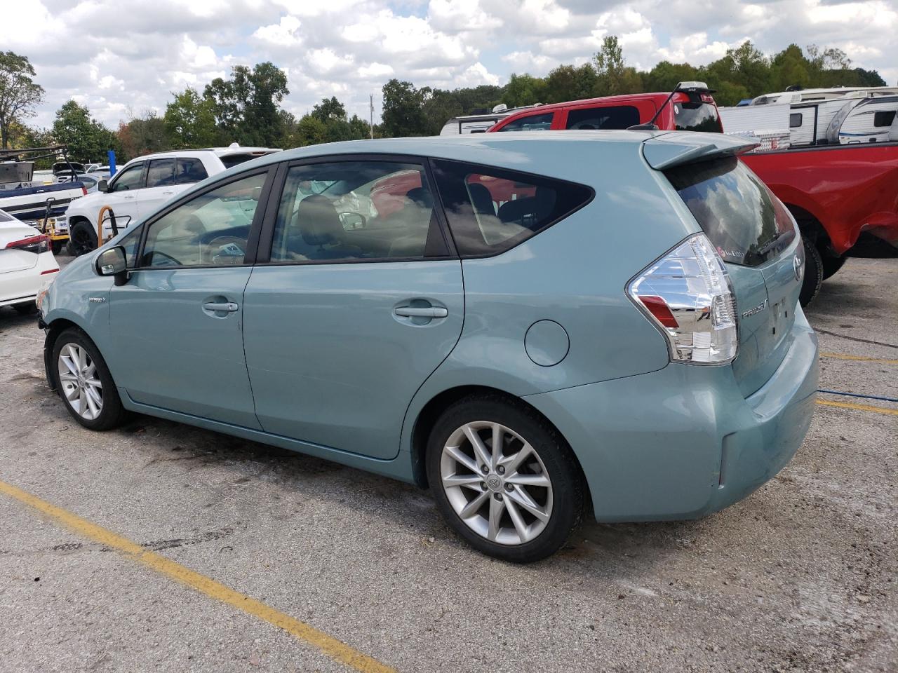 Lot #2843374637 2014 TOYOTA PRIUS V