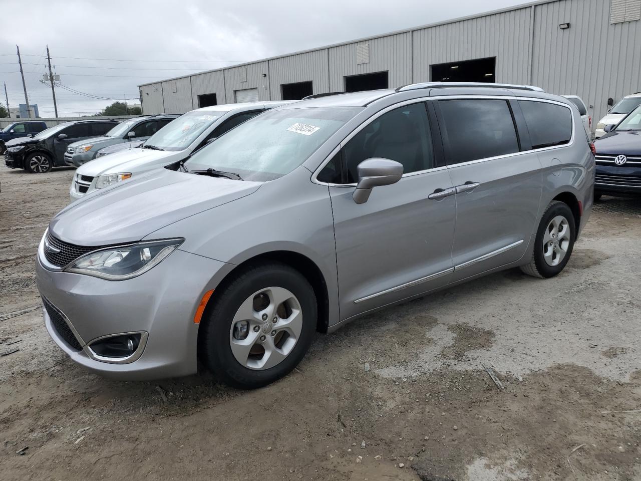 Chrysler Pacifica 2017 RU