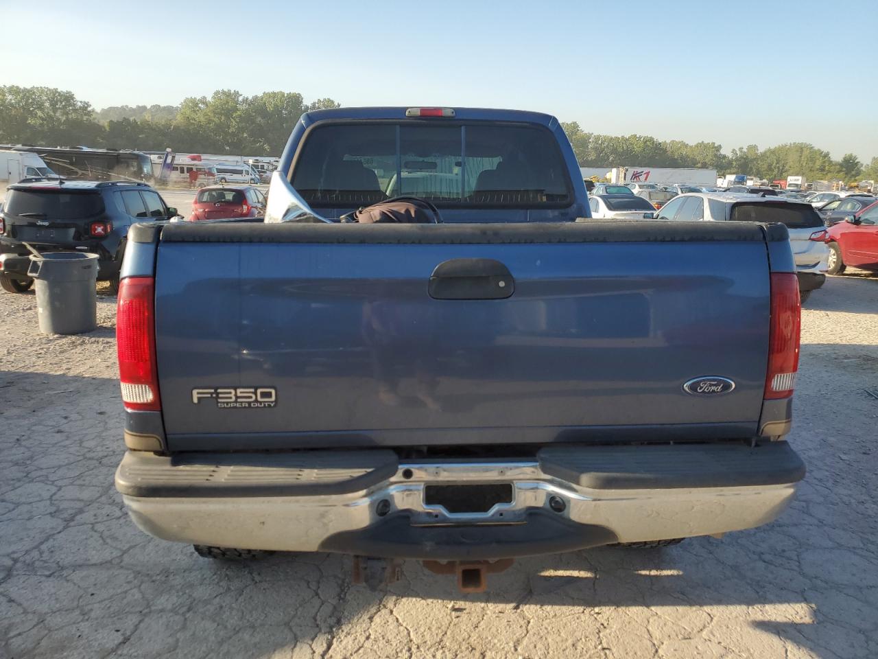 Lot #2926581926 2004 FORD F350 SRW S