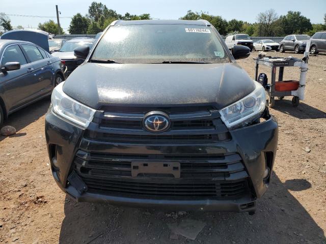 VIN 5TDJZRFH9JS556088 2018 Toyota Highlander, SE no.5