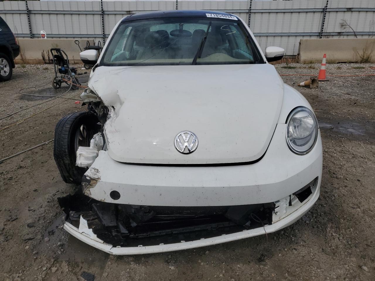 Lot #2909980077 2013 VOLKSWAGEN BEETLE