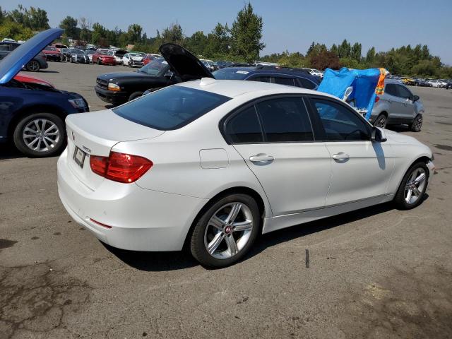 VIN WBA3C3G53FNT52280 2015 BMW 3 Series, 320 I Xdrive no.3