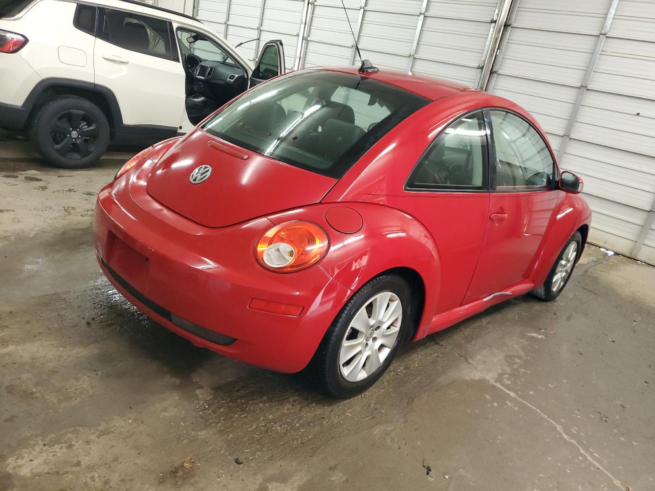 Lot #2855506723 2009 VOLKSWAGEN NEW BEETLE