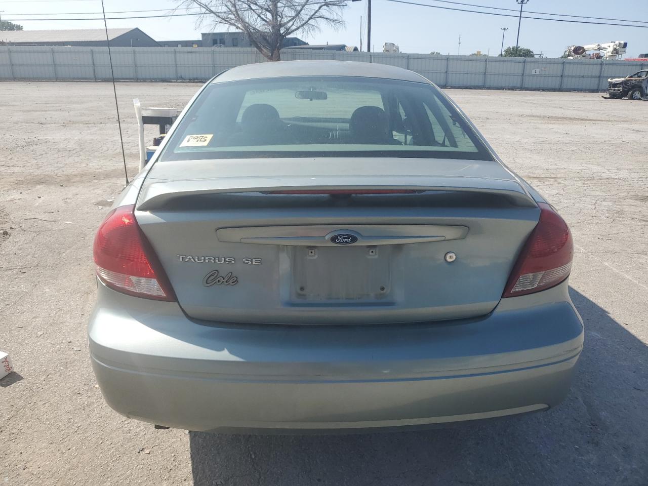 Lot #2835845800 2005 FORD TAURUS SE