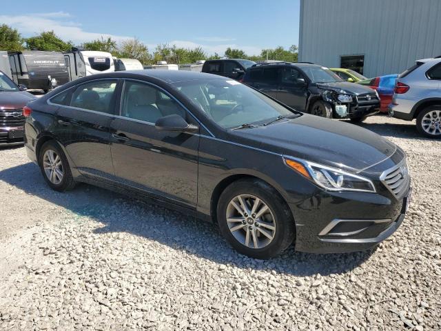 VIN 5NPE24AFXHH555658 2017 Hyundai Sonata, SE no.4