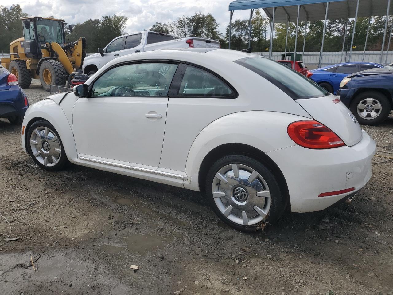 Lot #2909980077 2013 VOLKSWAGEN BEETLE