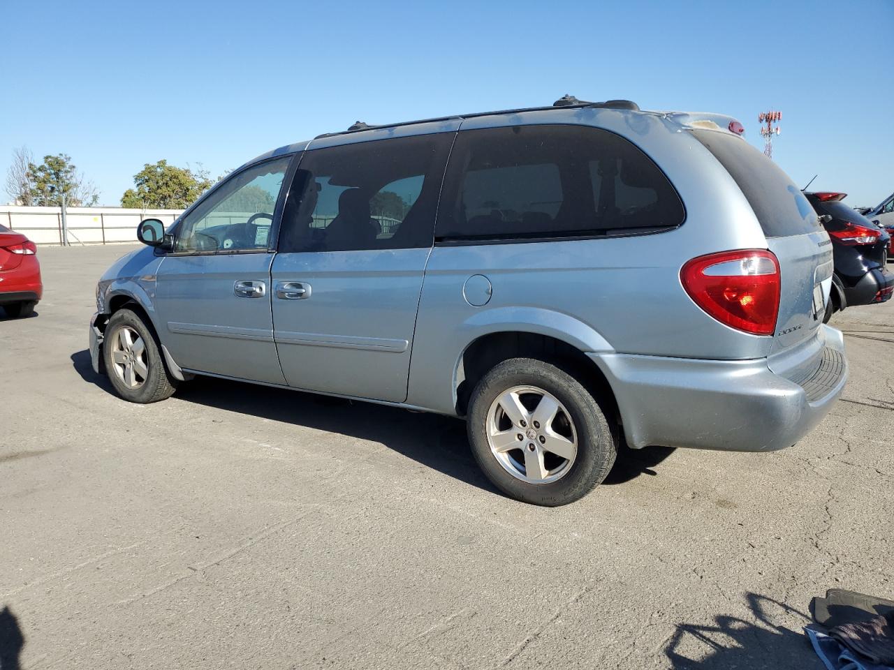 Lot #3029325728 2005 DODGE GRAND CARA