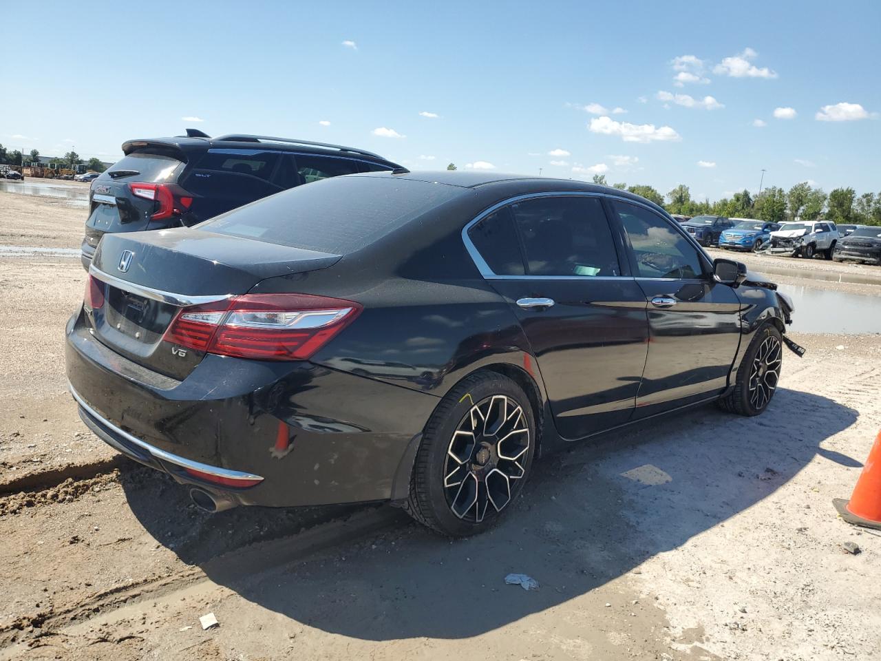 Lot #2936052223 2016 HONDA ACCORD EXL