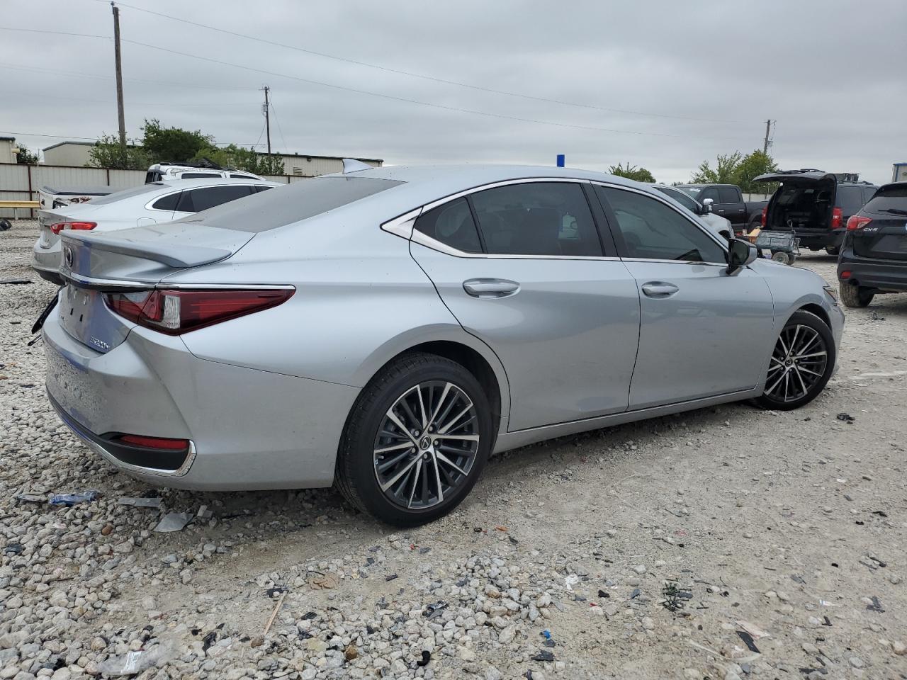 Lot #2955512612 2023 LEXUS ES 300H BA