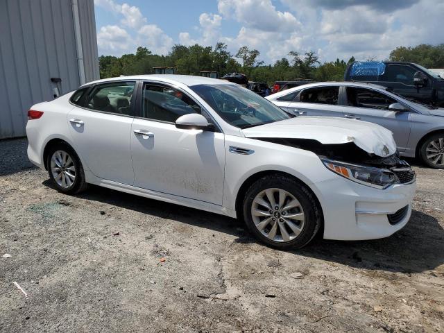 VIN 5XXGT4L35JG255309 2018 KIA Optima, LX no.4