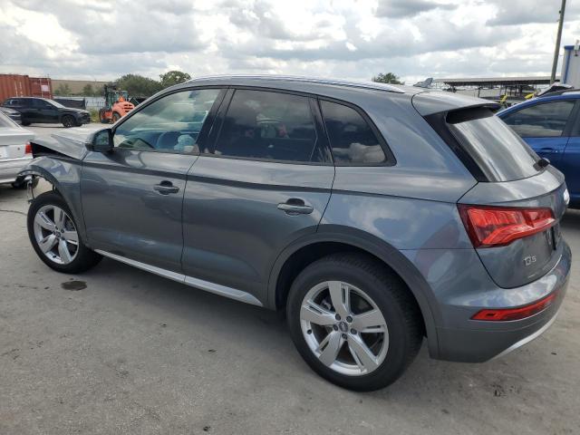 VIN WA1ANAFY9J2097627 2018 Audi Q5, Premium no.2