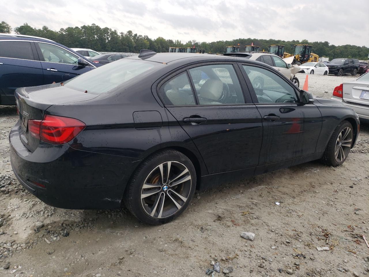 Lot #3006504127 2018 BMW 330 XI