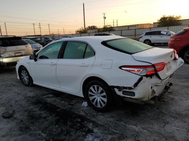 VIN 4T1B31HK6JU001946 2018 Toyota Camry, LE no.2