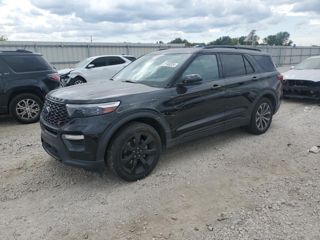  Salvage Ford Explorer