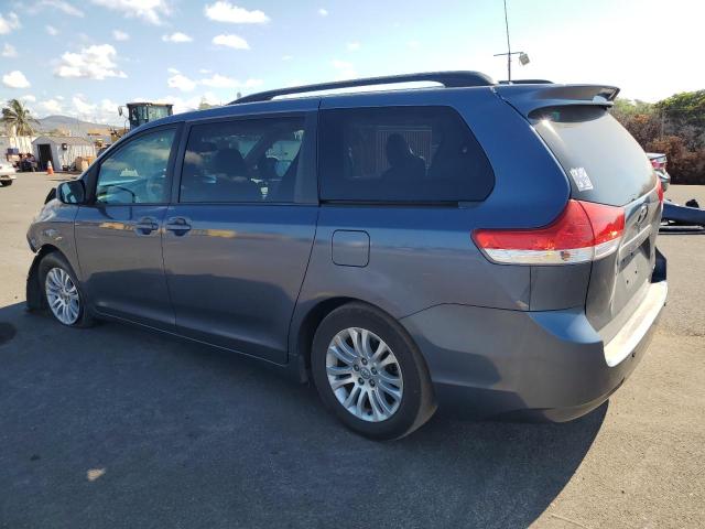 VIN 5TDYK3DC1DS333801 2013 Toyota Sienna, Xle no.2