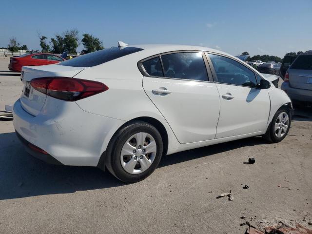 VIN 3KPFK4A74HE105084 2017 KIA Forte, LX no.3