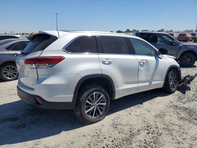 VIN 5TDKZRFH7HS517515 2017 Toyota Highlander, SE no.3