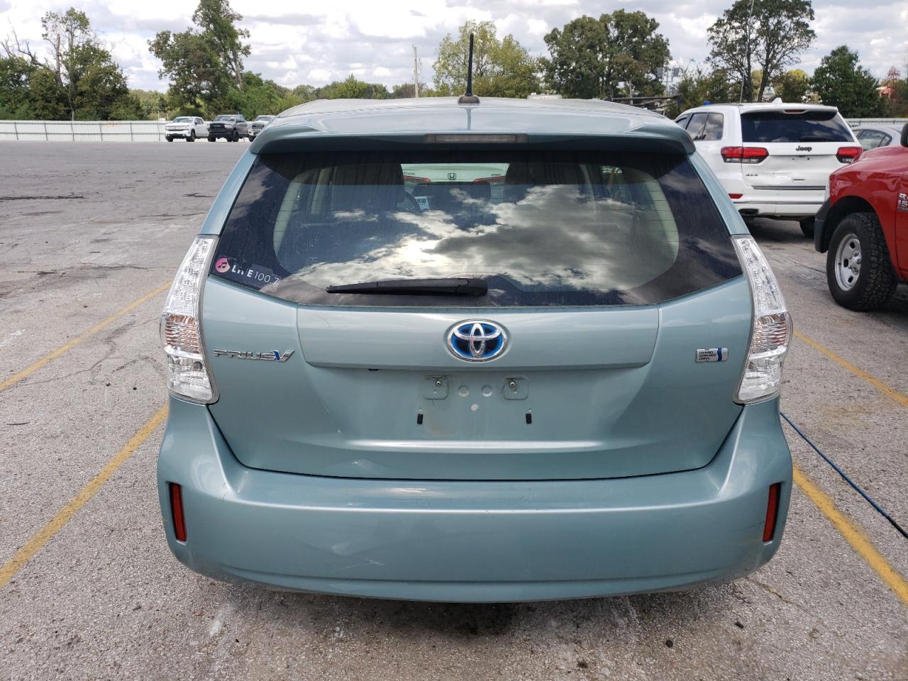 Lot #2843374637 2014 TOYOTA PRIUS V