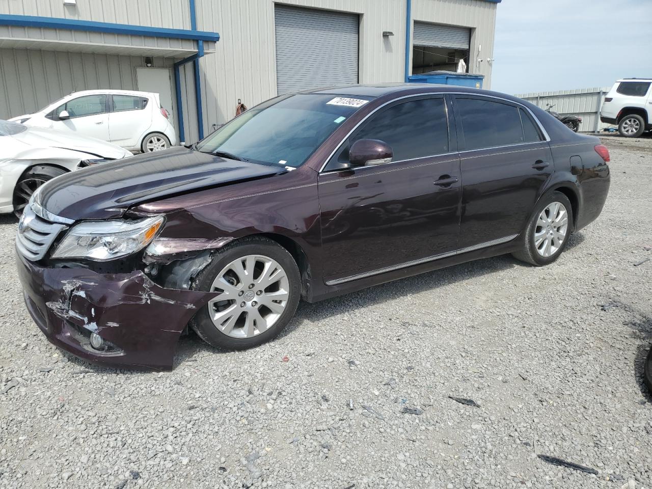 Lot #2819310202 2011 TOYOTA AVALON BAS