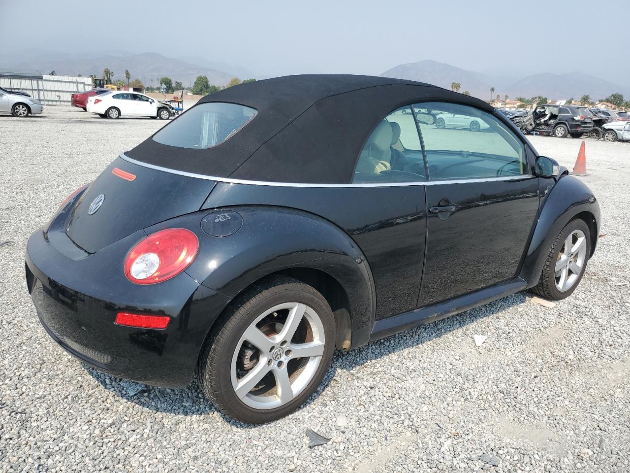 Lot #2877069149 2009 VOLKSWAGEN NEW BEETLE