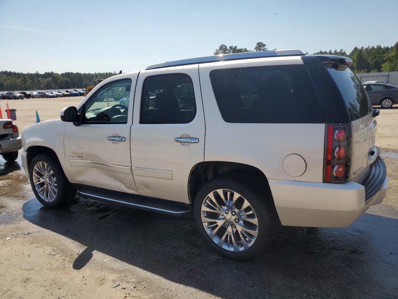 Lot #2855561684 2013 GMC YUKON DENA