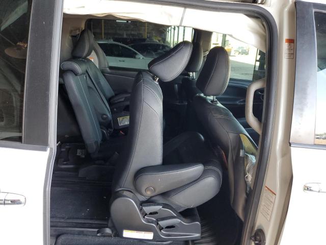 2018 TOYOTA SIENNA SE 5TDXZ3DC2JS924450