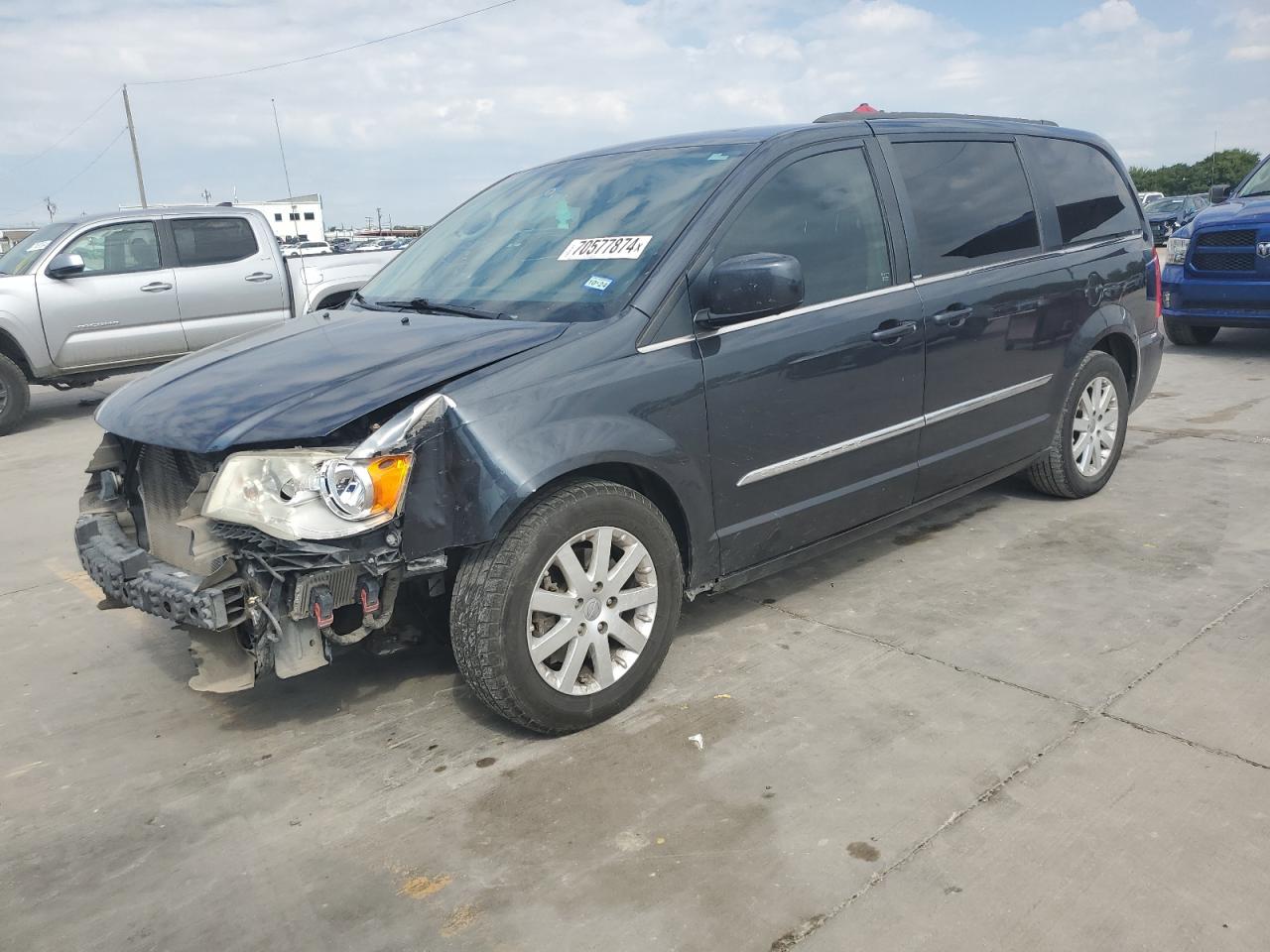 Lot #2845703880 2014 CHRYSLER TOWN & COU