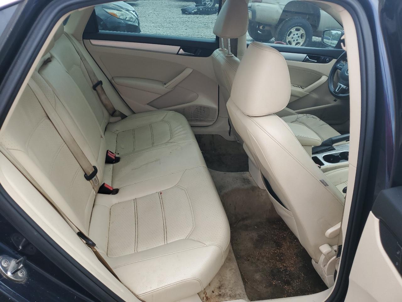 VOLKSWAGEN PASSAT SE