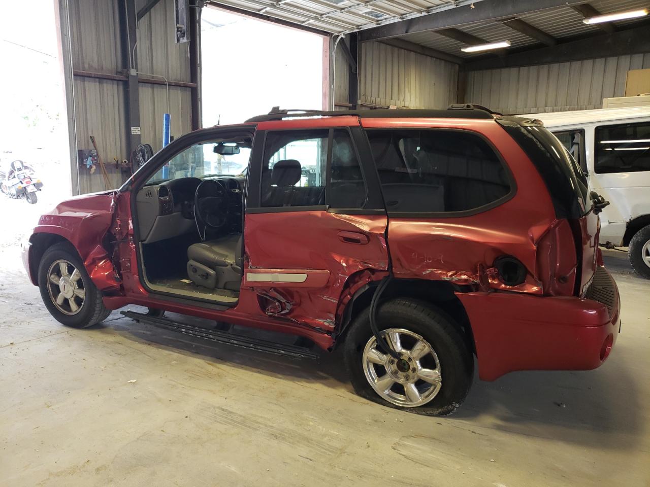 Lot #2959361403 2004 GMC ENVOY