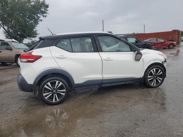 NISSAN KICKS SV 2020 white  gas 3N1CP5CV5LL498588 photo #4