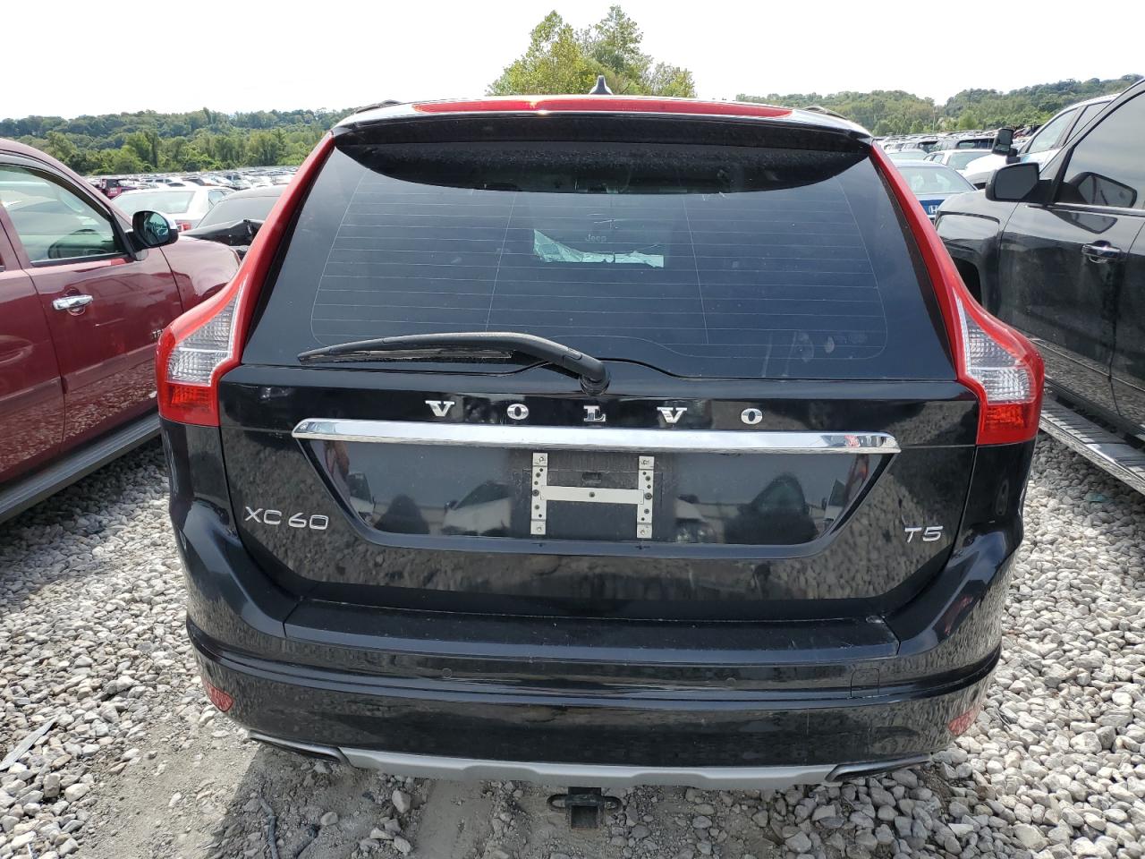 Lot #2960206089 2016 VOLVO XC60 T5