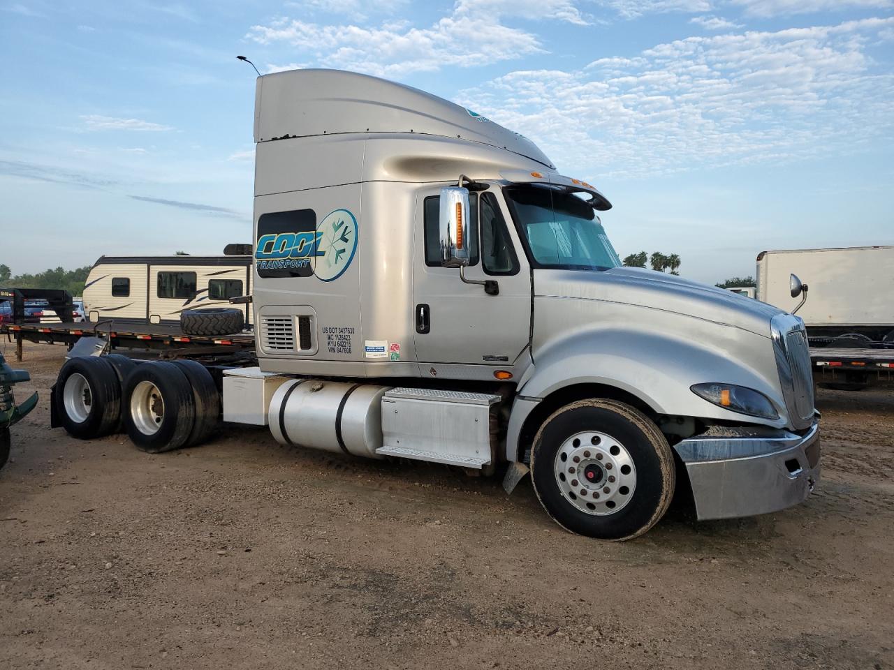 International LF687 2017 ProStar+