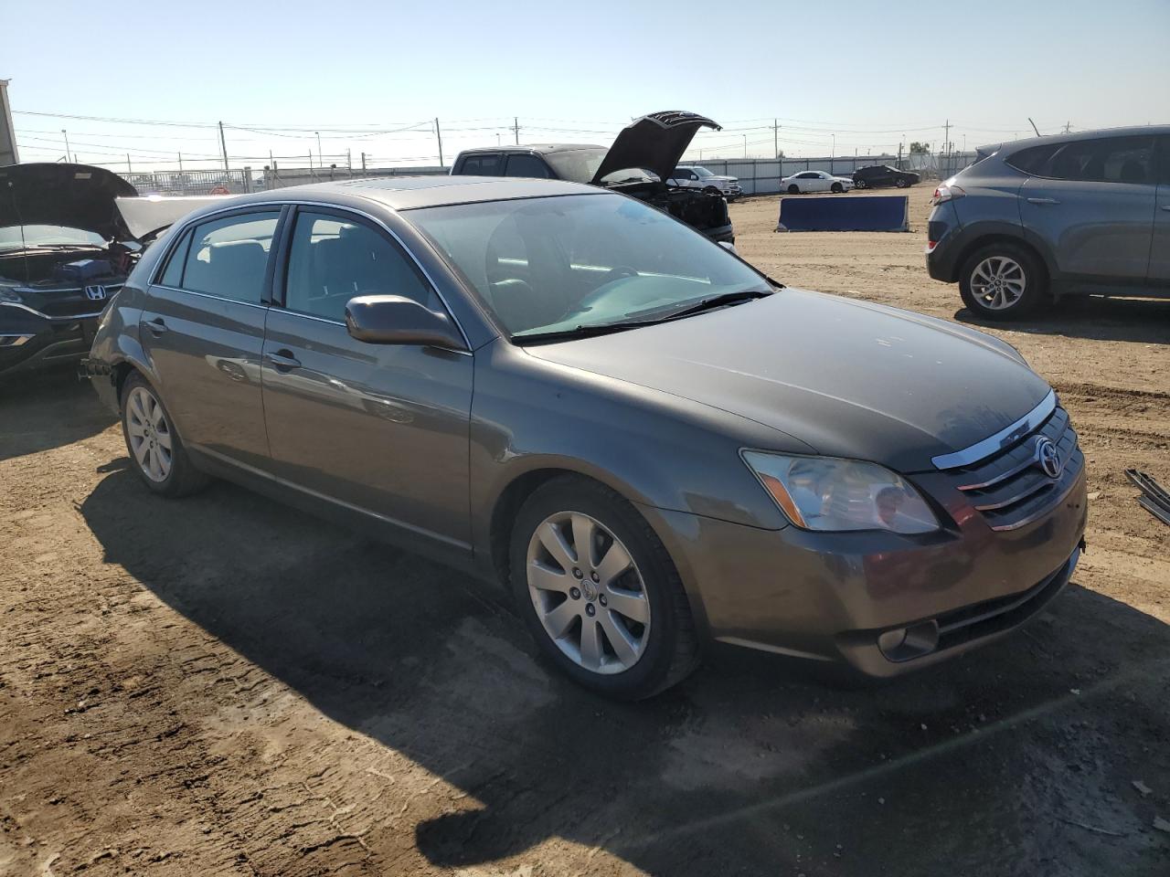 Lot #2943355685 2005 TOYOTA AVALON XL